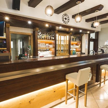 Hotel Smuk Semic المظهر الخارجي الصورة