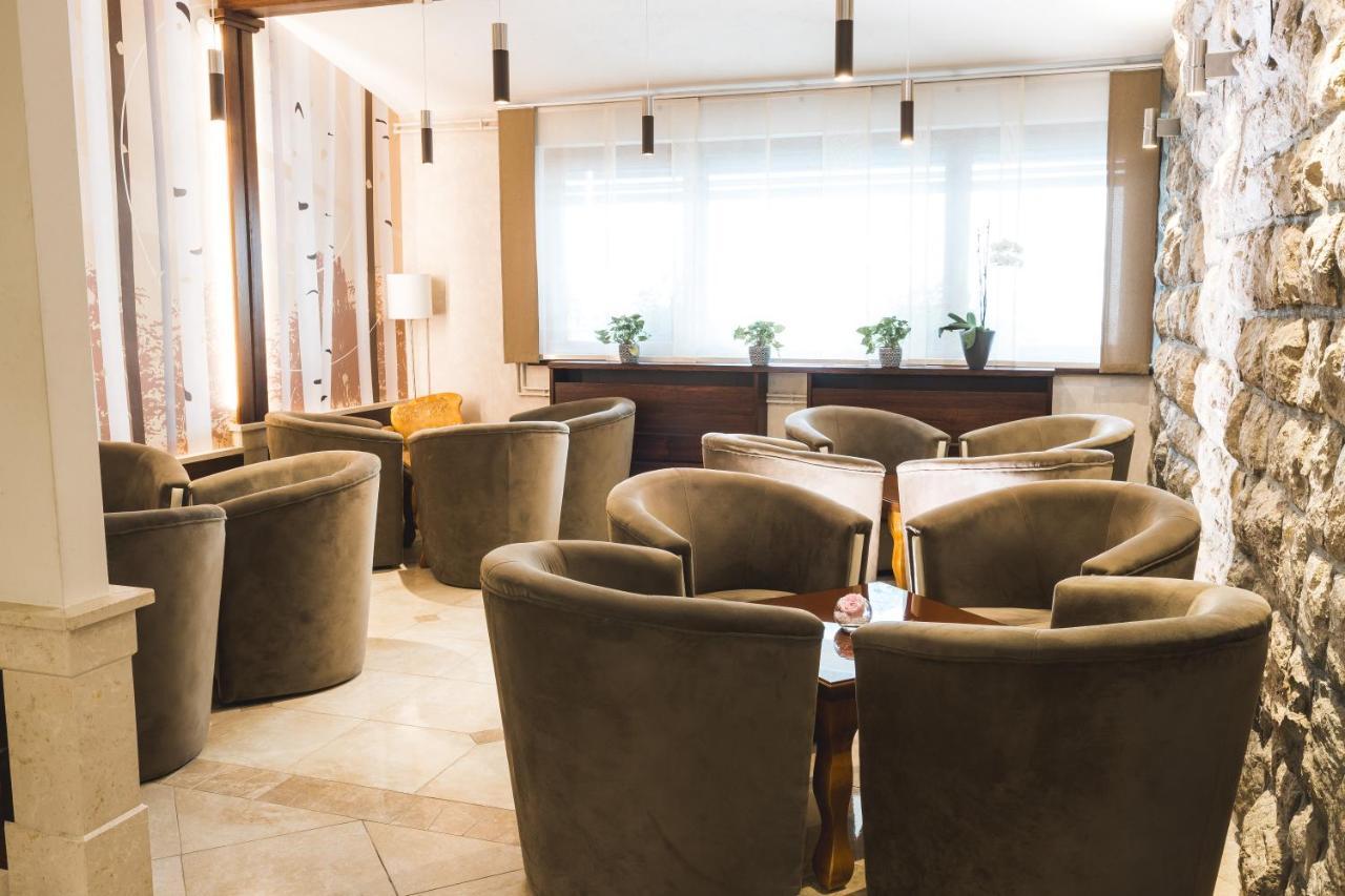 Hotel Smuk Semic المظهر الخارجي الصورة